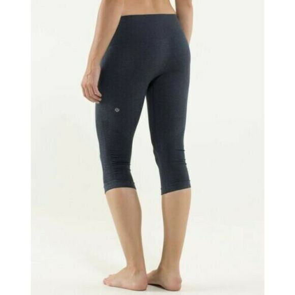 LULULEMON | sz 6 Women's Heathered Inkwell Seamless In The Flow Crop II **FLAW** - Picture 2 of 7